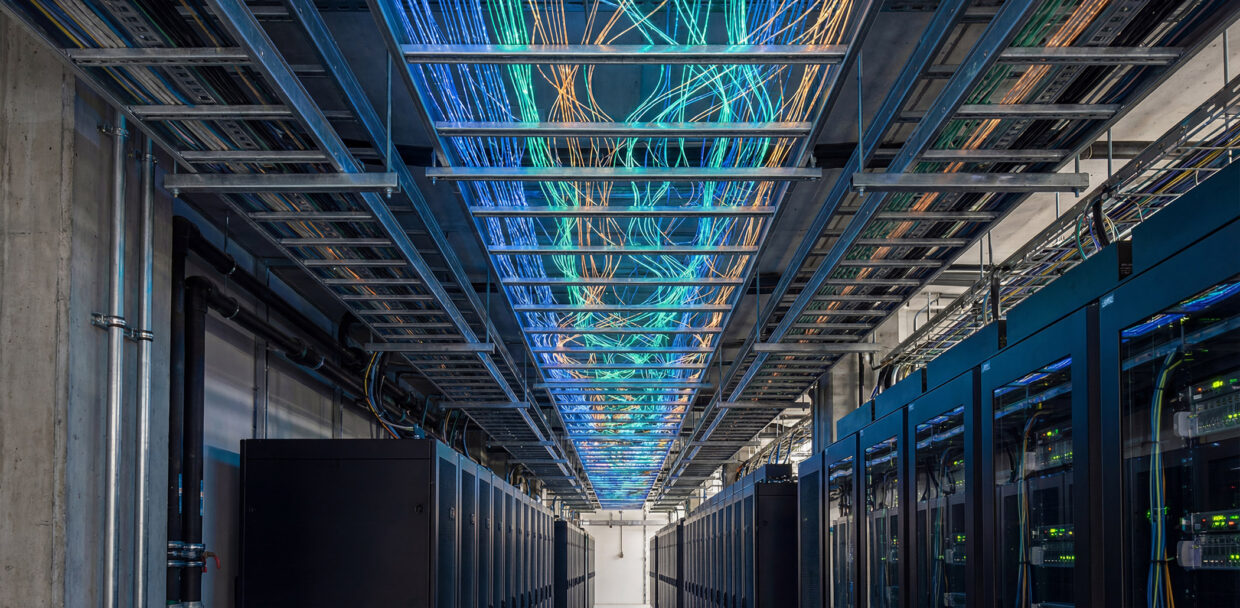 Exploring Overhead Cable Management: Cable Tray vs. Cable Runway